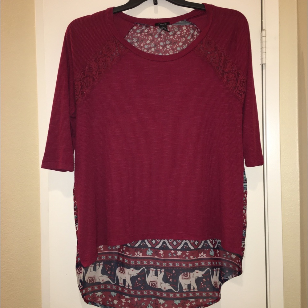♦️BNC♦️Burgundy Elephant Top